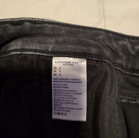 American Eagle Black Super High-Rise Jean Shorts - Picture 3 of 4